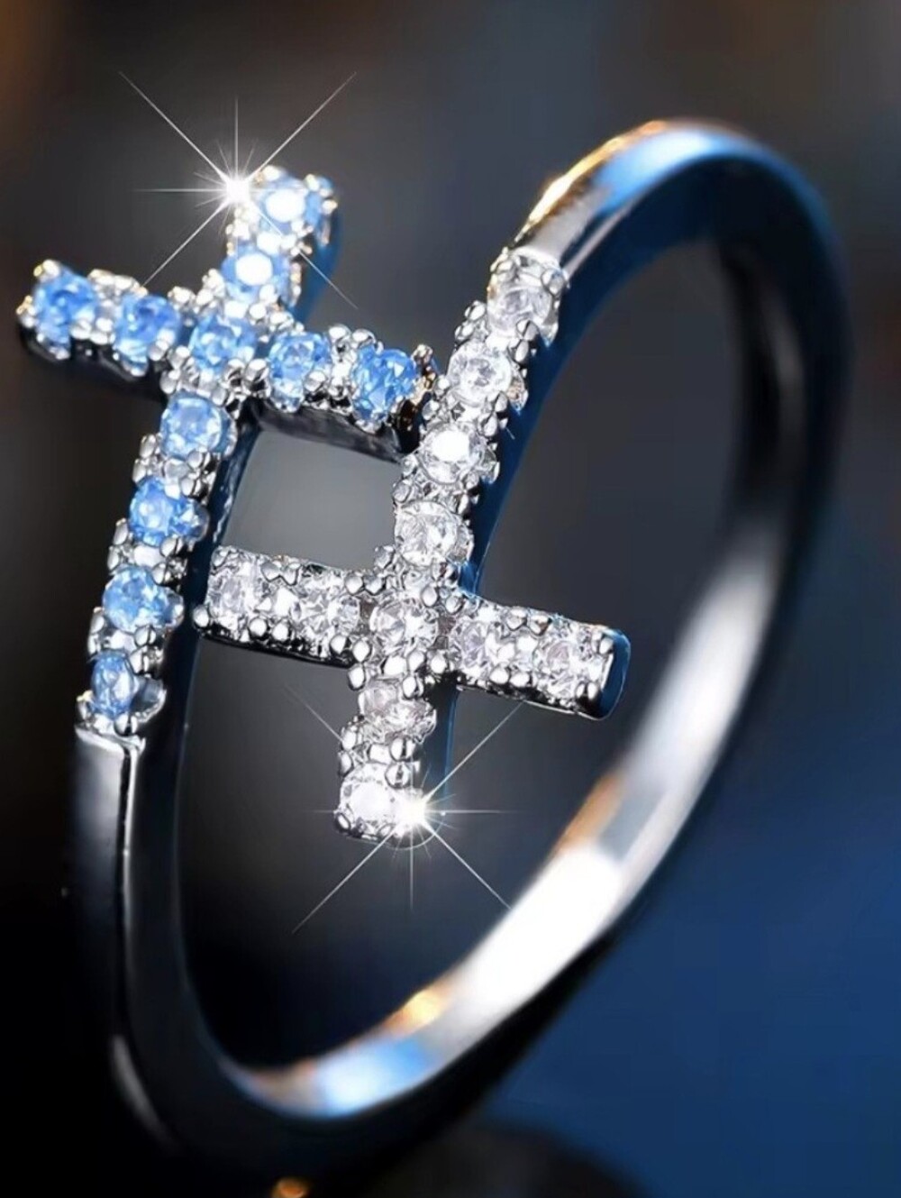 💙🩶NEW💙🩶 BEAUTIFUL!! CZ Double Cross Adjustable Ring